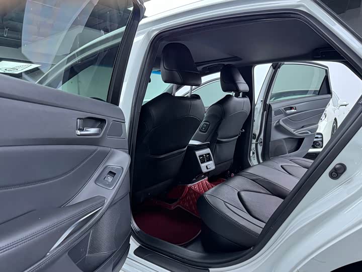 Фото 7 - Toyota Avalon