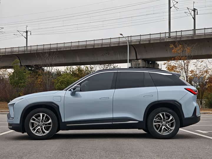 Фото 8 - Nio ES6