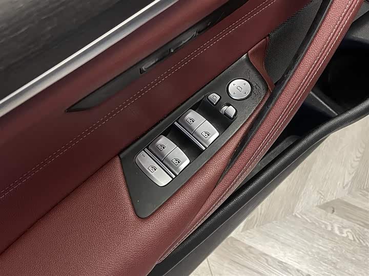 Фото 21 - BMW 5 Series Hybrid