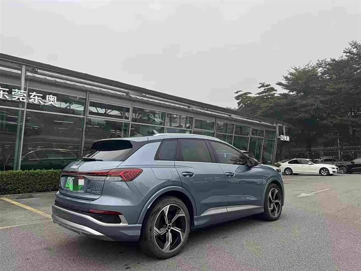 Фото 4 - Audi Q4 e-tron