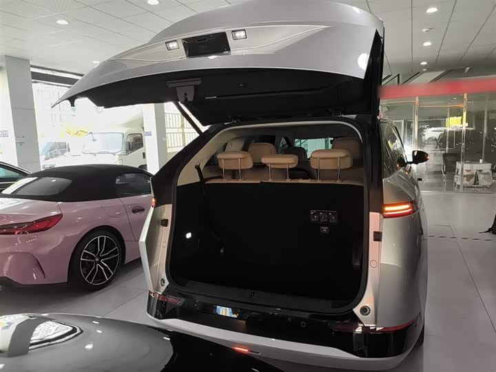 Фото 19 - XPeng X9