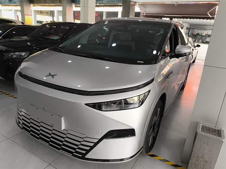 Фото 2 - XPeng X9