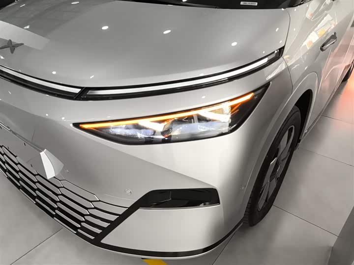 Фото 24 - XPeng X9