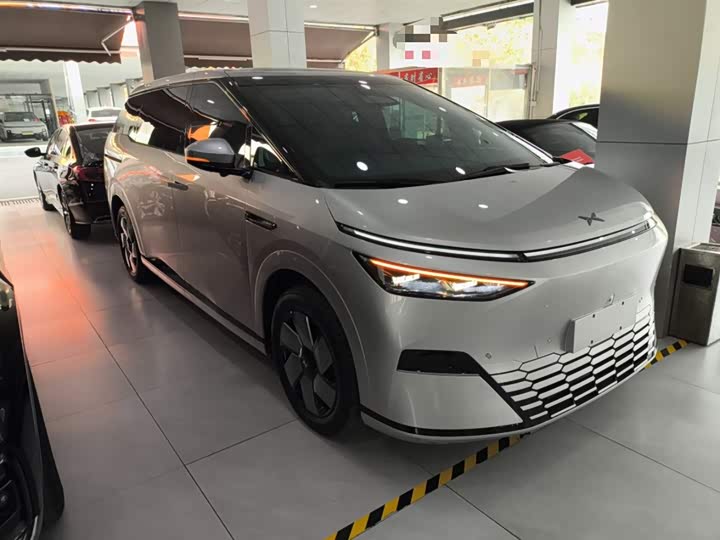 Фото 4 - XPeng X9