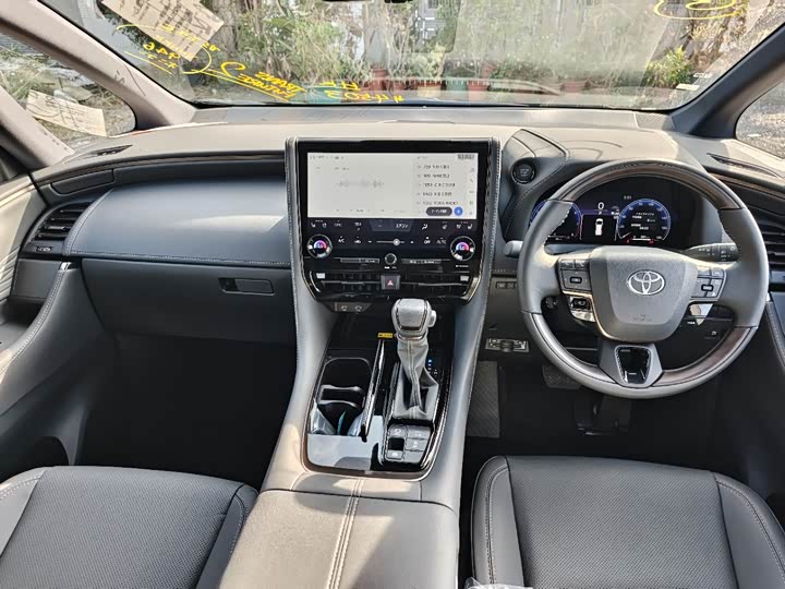 Фото 10 - Toyota Alphard