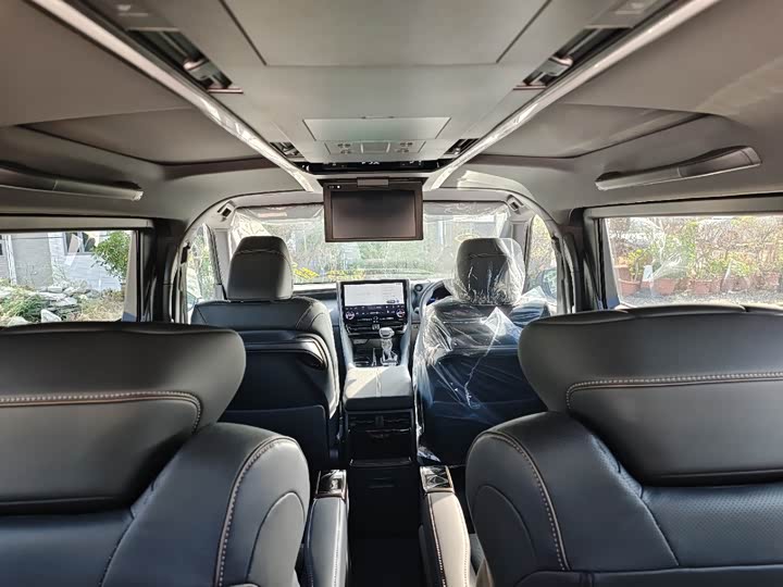 Фото 11 - Toyota Alphard