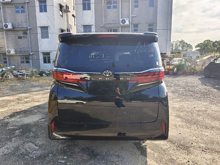 Фото 12 - Toyota Alphard