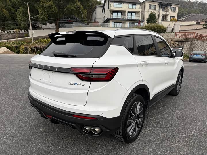 Фото 5 - Geely Coolray Hybrid