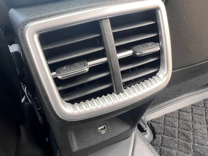 Фото 12 - Kia K5