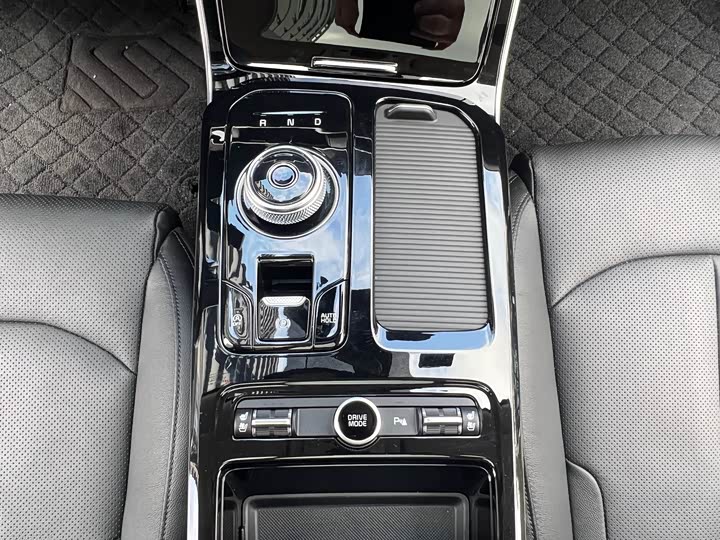 Фото 13 - Kia K5