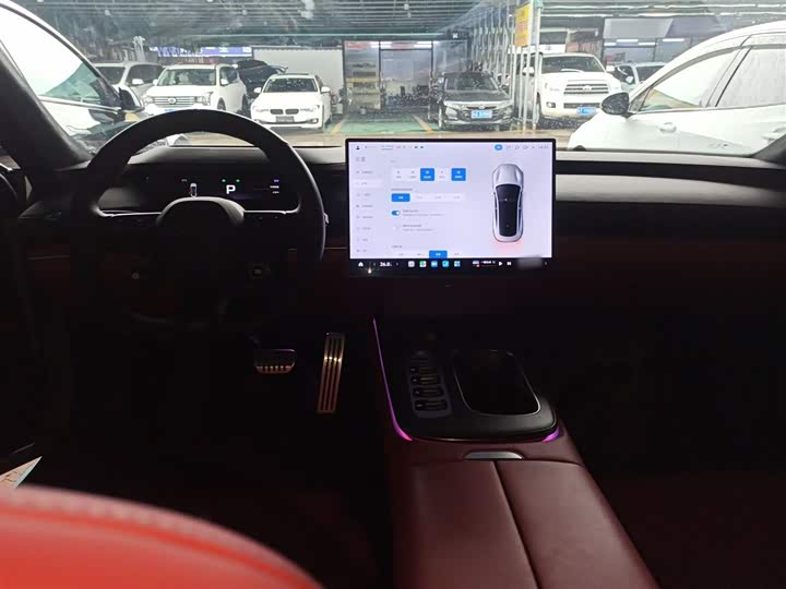 Фото 10 - Xiaomi SU7