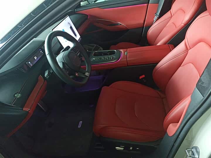 Фото 15 - Xiaomi SU7