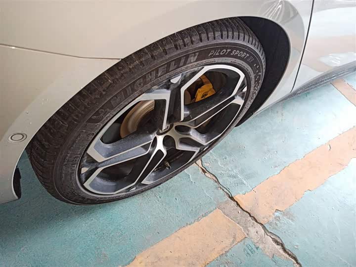 Фото 26 - Xiaomi SU7