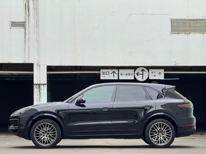Фото 2 - Porsche Cayenne