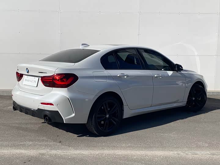 Фото 3 - BMW 1 Series