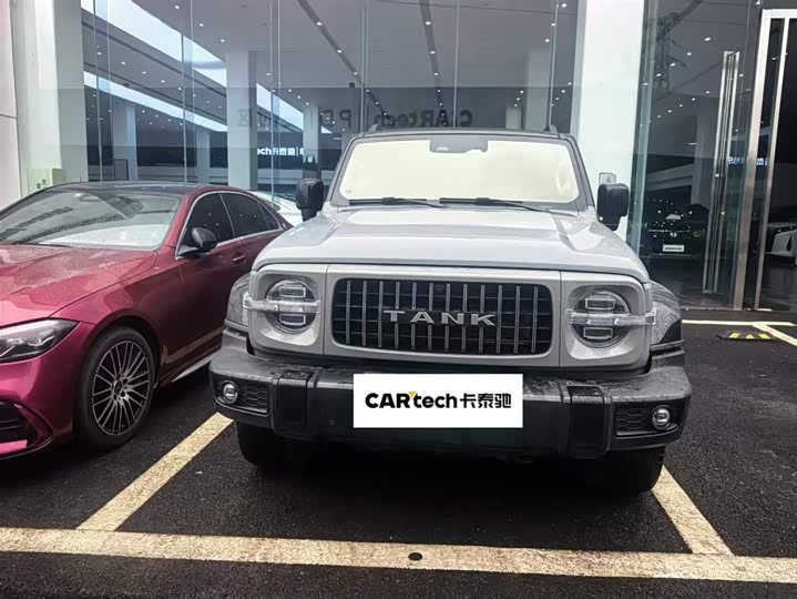 Фото 2 - Tank 300 Hybrid