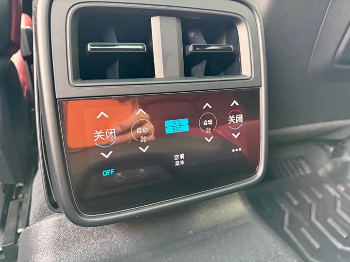 Фото 16 - Porsche Taycan