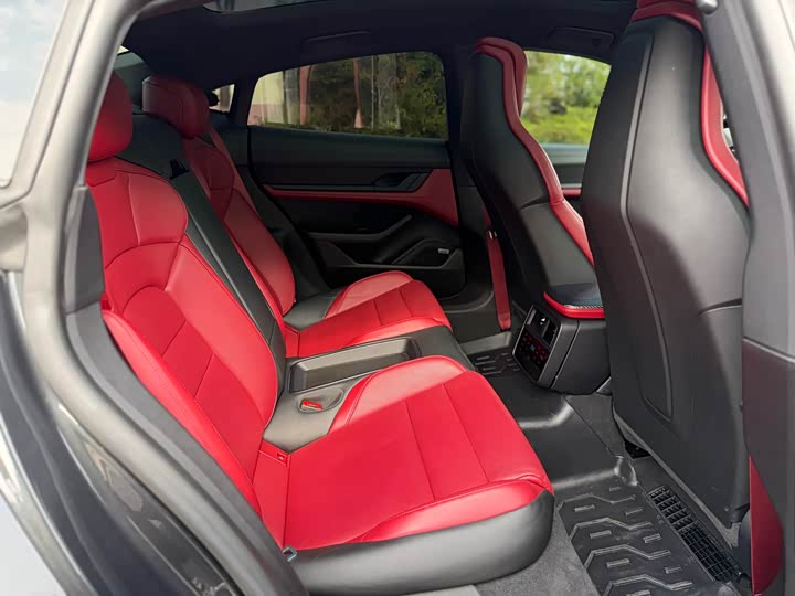 Фото 20 - Porsche Taycan