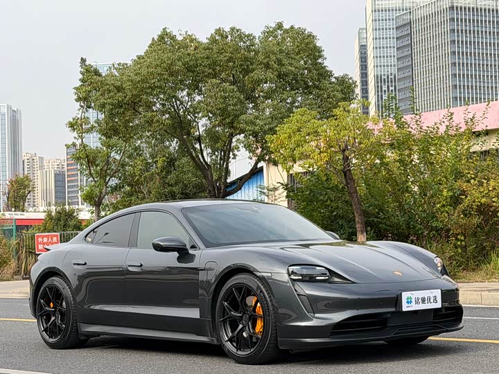 Фото 3 - Porsche Taycan