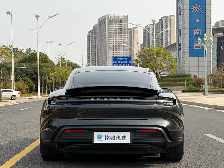 Фото 6 - Porsche Taycan