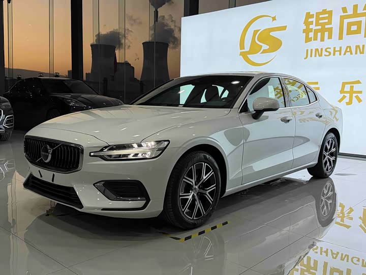 Фото 2 - Volvo S60