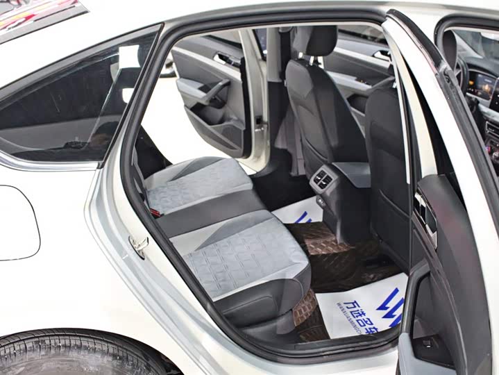 Фото 12 - Volkswagen Lavida