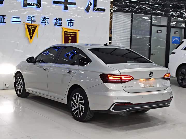 Фото 15 - Volkswagen Lavida