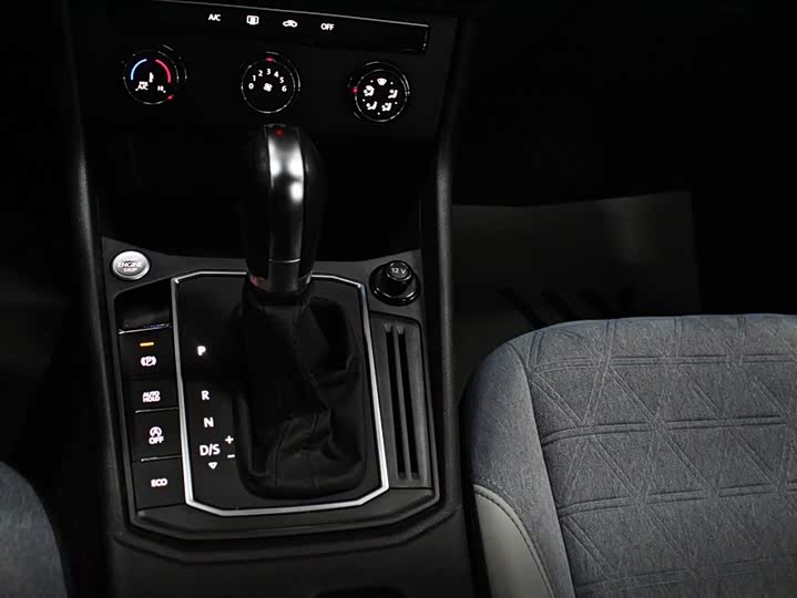 Фото 8 - Volkswagen Lavida