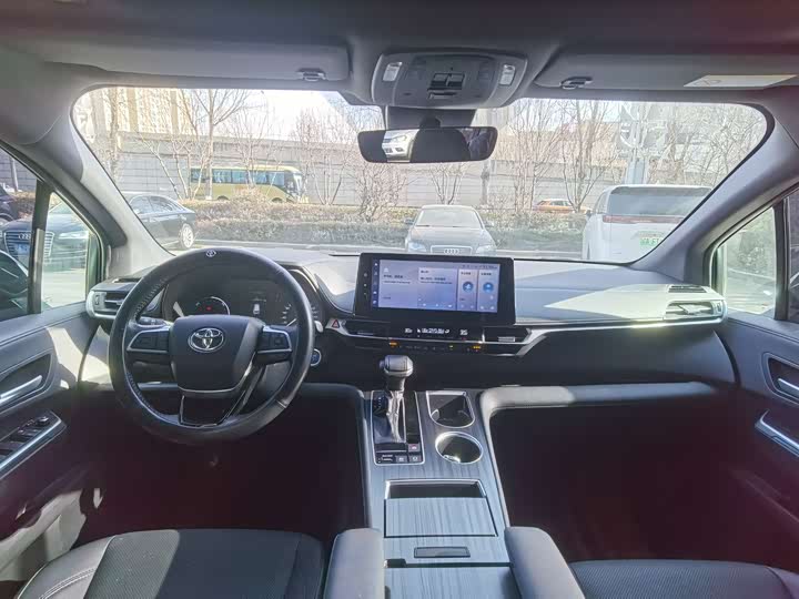 Фото 6 - Toyota Sienna