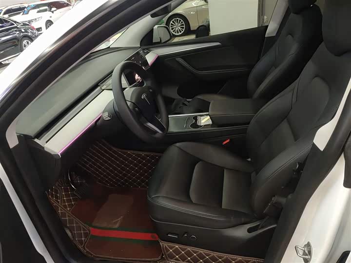 Фото 15 - Tesla Model Y