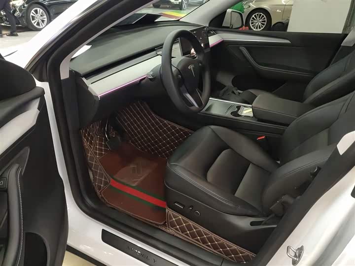 Фото 16 - Tesla Model Y