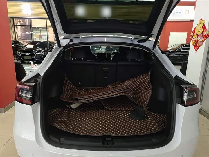 Фото 19 - Tesla Model Y