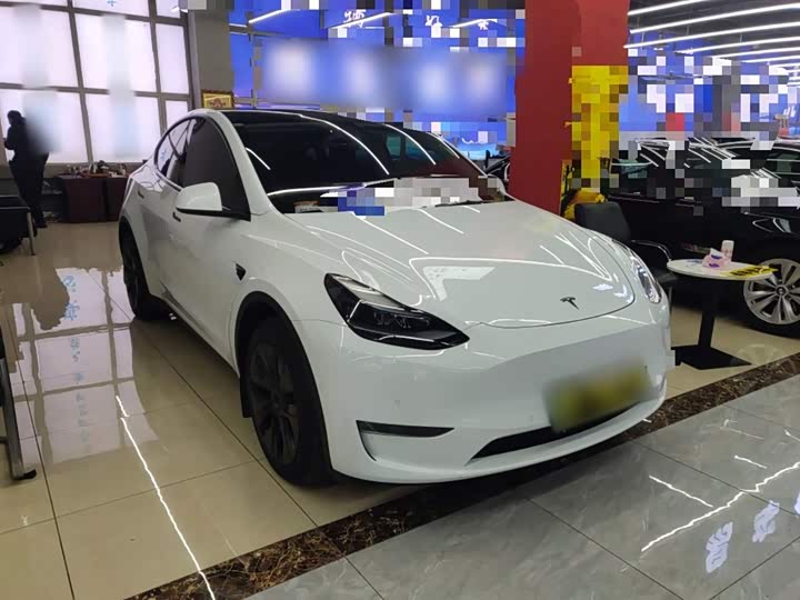 Фото 4 - Tesla Model Y