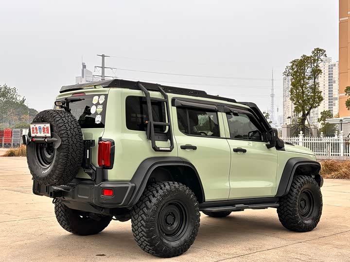 Фото 12 - Tank 300