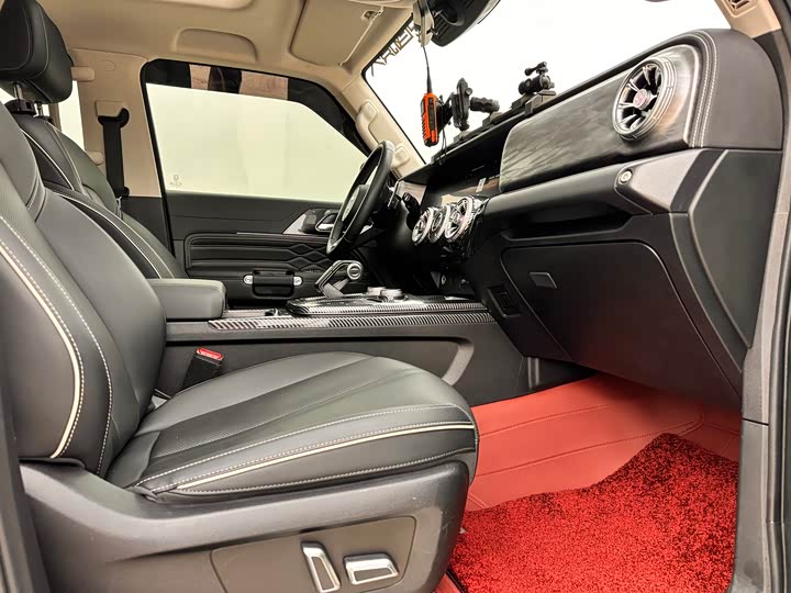 Фото 15 - Tank 300