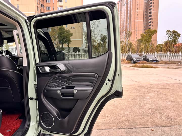 Фото 19 - Tank 300