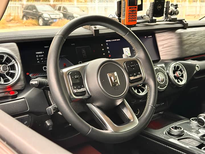 Фото 7 - Tank 300