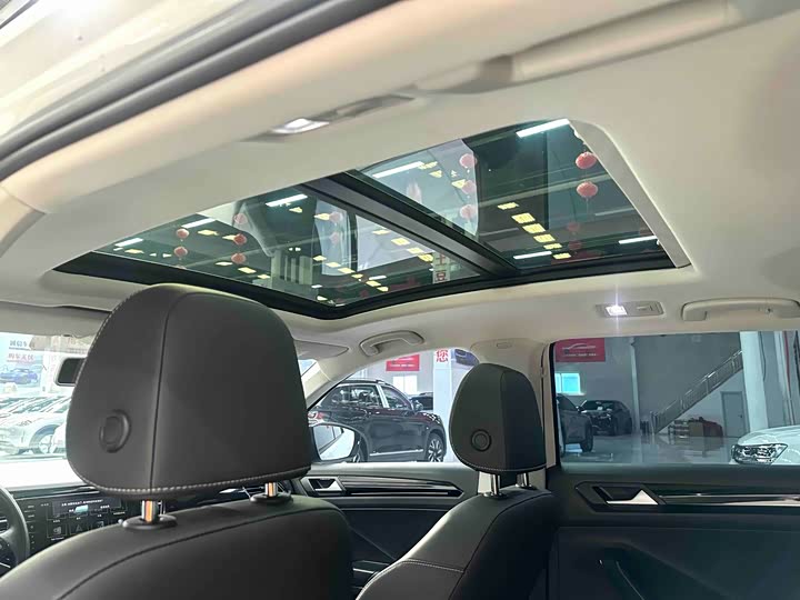 Фото 11 - Volkswagen T-Roc