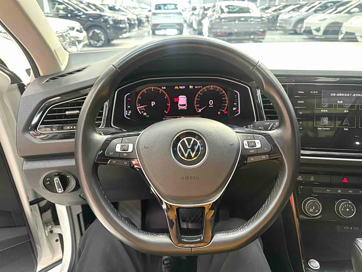 Фото 4 - Volkswagen T-Roc