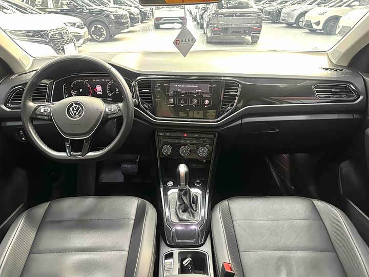 Фото 6 - Volkswagen T-Roc