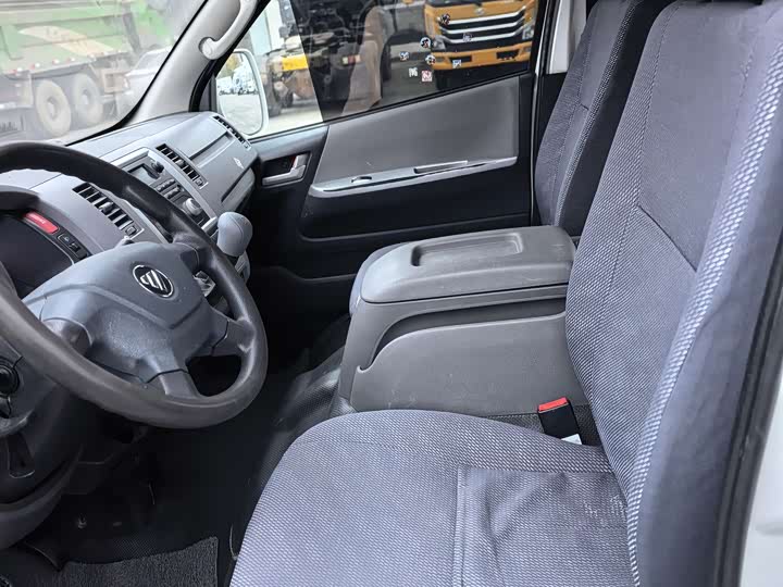 Фото 11 - Foton G7