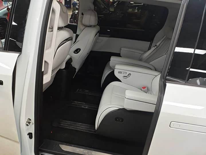 Фото 6 - XPeng X9