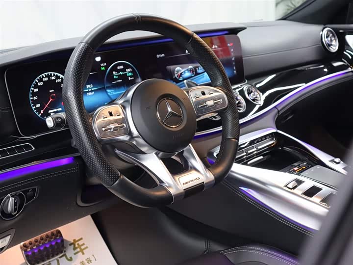 Фото 9 - Mercedes-Benz AMG GT