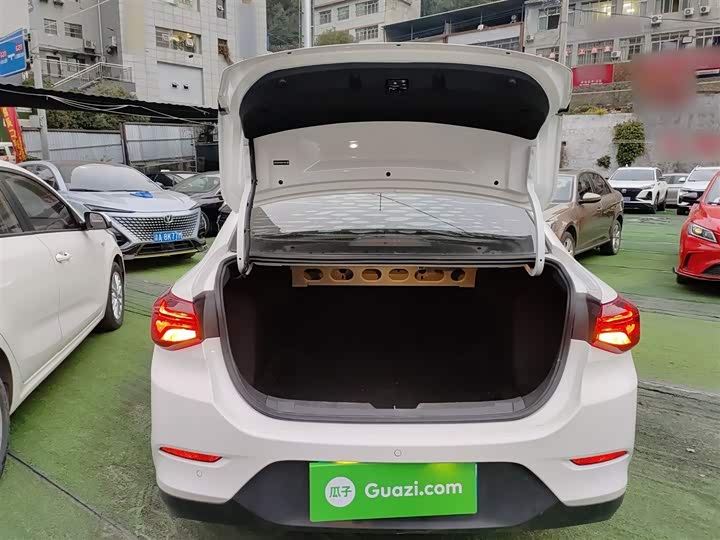 Фото 19 - Chevrolet Onix (Cavalier)