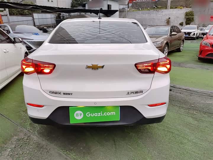 Фото 6 - Chevrolet Onix (Cavalier)