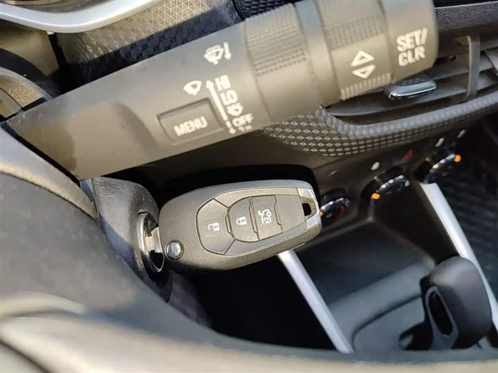 Фото 9 - Chevrolet Onix (Cavalier)