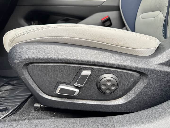 Фото 10 - Geely Preface