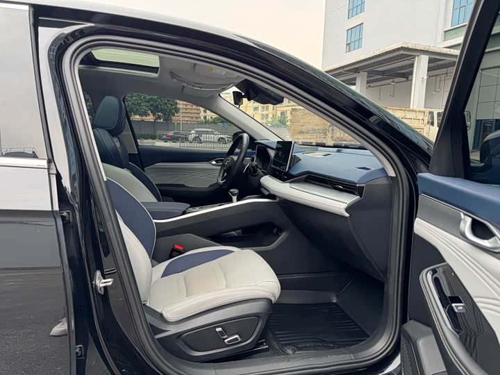 Фото 7 - Geely Preface