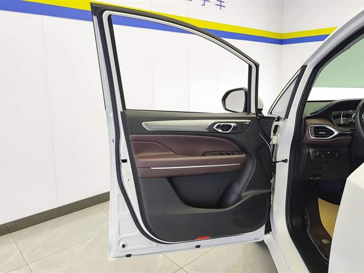 Фото 7 - GAC Trumpchi M6