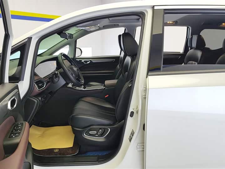 Фото 9 - GAC Trumpchi M6